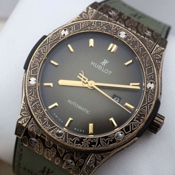 HUBLOT Classic fusion fuente (код 377-02)