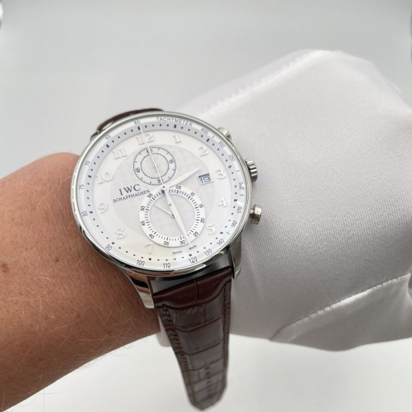 IWC Schaffhausen (код 137)
