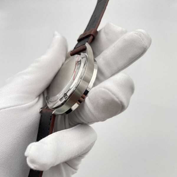 IWC Schaffhausen (код 137)