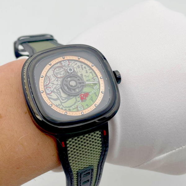 SEVENFRIDAY (код 051)