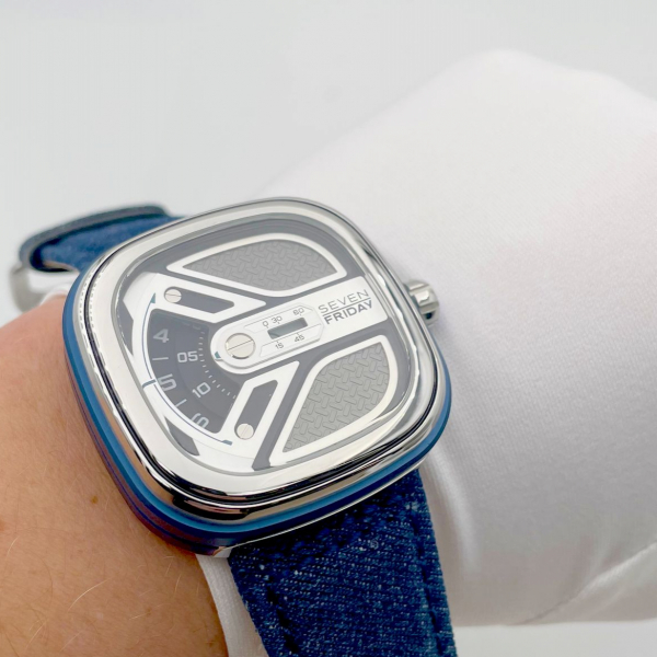 SEVENFRIDAY (код 053)