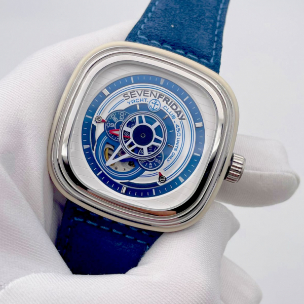 SEVENFRIDAY (код 054)