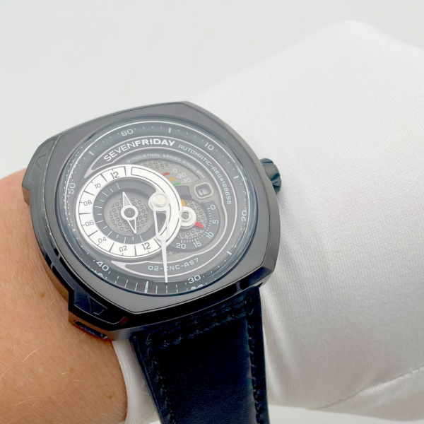 SEVENFRIDAY (код 055)