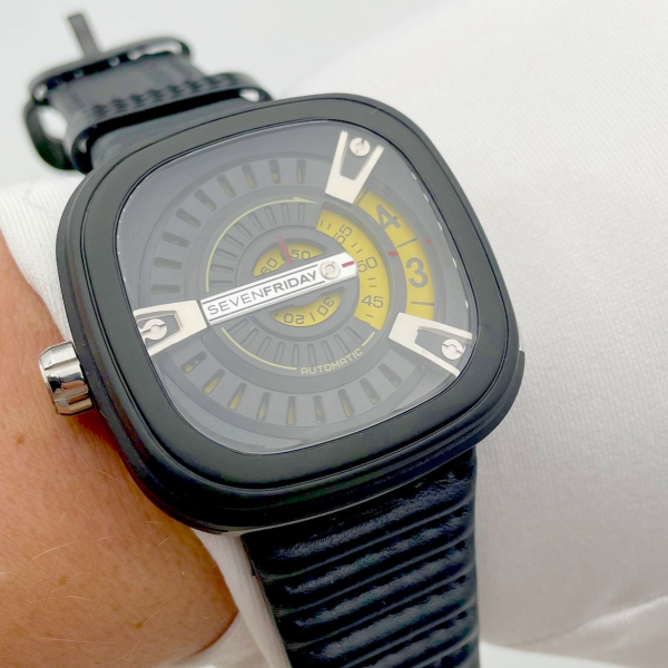 SEVENFRIDAY (код 055)