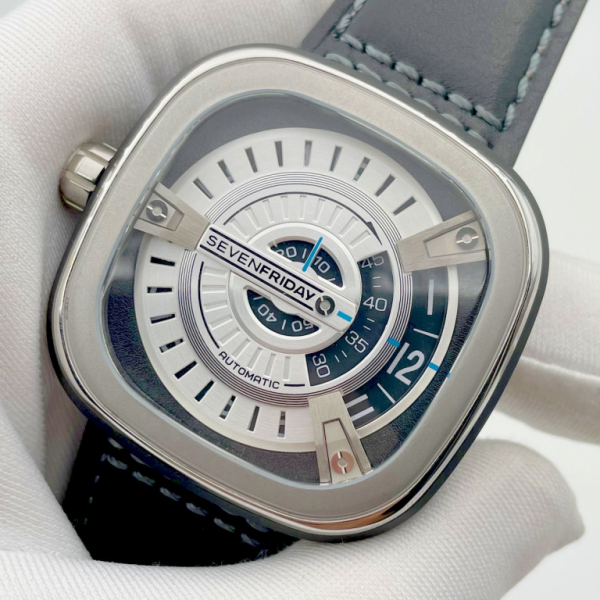 SEVENFRIDAY (код 056)