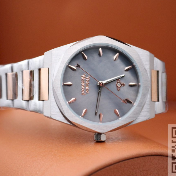 Vivienne Westwood (код 880)