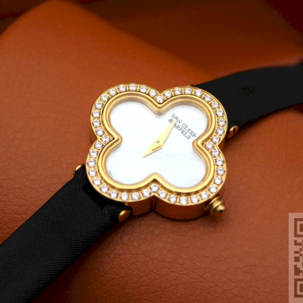 Van Cleef & Arpels (код 943)