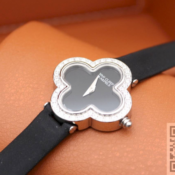Van Cleef & Arpels (код 944)