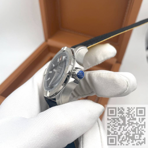Breitling Avenger Automatic 42 (код 1398)