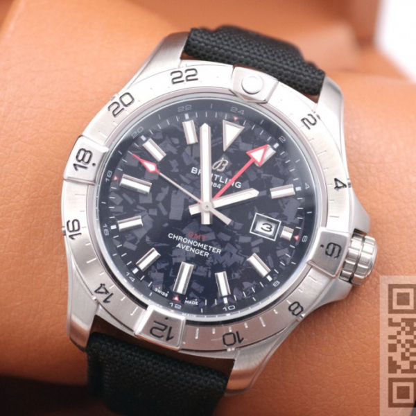 Breitling Avenger Automatic GMT 44 (код 1402)