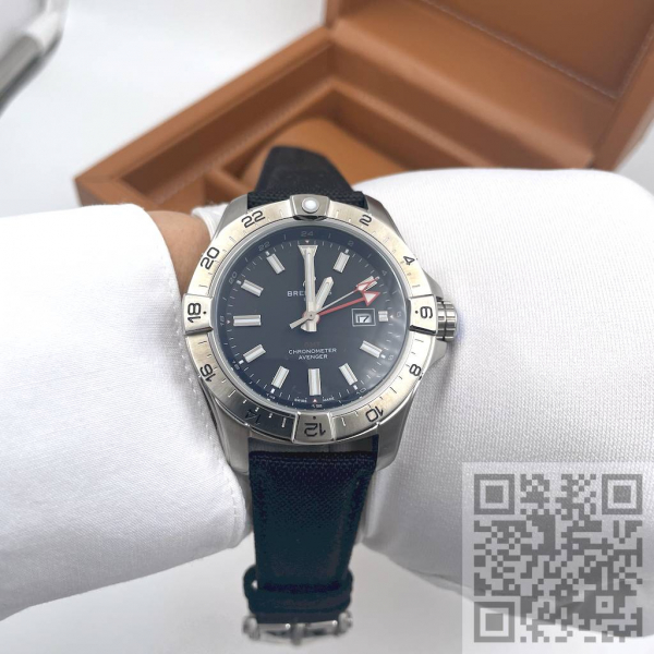 Breitling Avenger Automatic GMT 44 (код 1404)