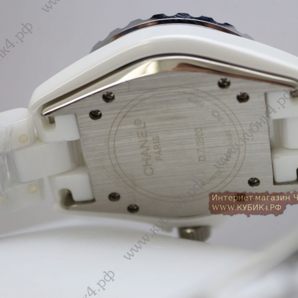 CHANEL J12 White (код 070)