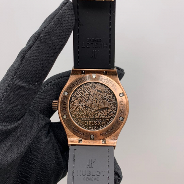 HUBLOT Classic fusion fuente (код 408-01)