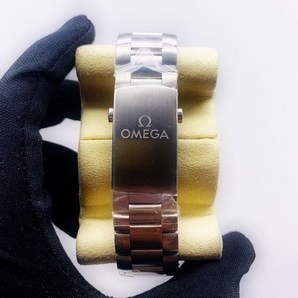 OMEGA PLANET OCEAN 600M CO‑AXIAL MASTER CHRONOMETER 43,5 MM код 170)