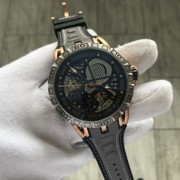 Roger Dubuis (код 062)