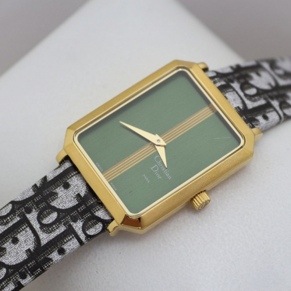 Dior (код 054-1)
