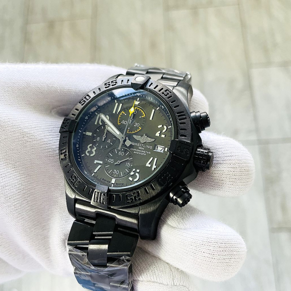BREITLING Chronometer Avenger (код 390)