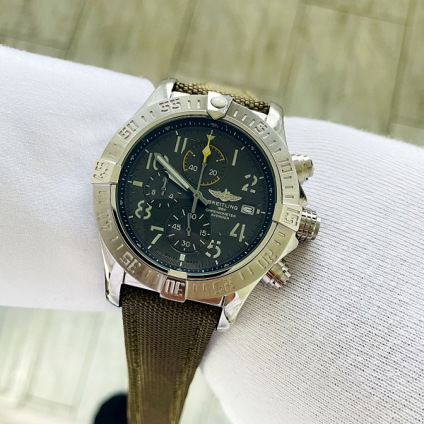 BREITLING Chronometer Avenger (код 394)