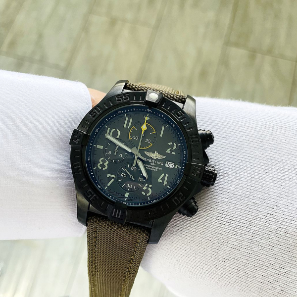 BREITLING Chronometer Avenger (код 395)