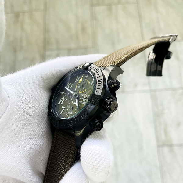 BREITLING Chronometer Avenger (код 395)