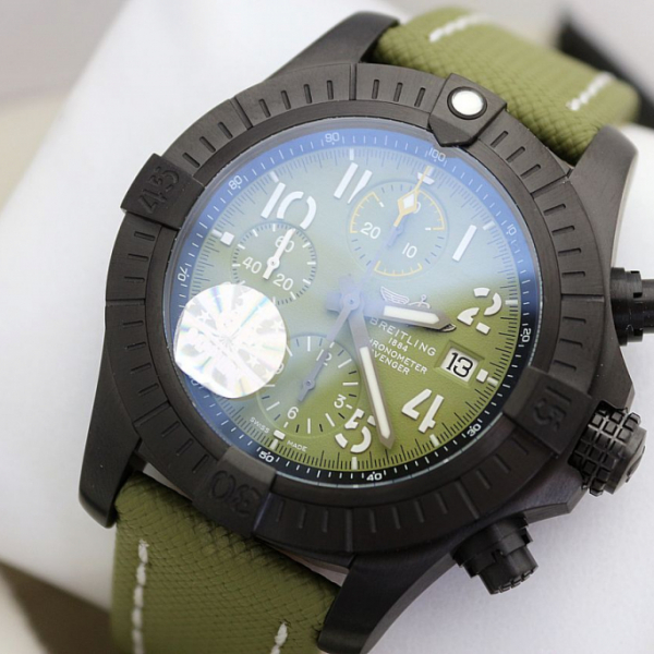 BREITLING Chronometre Avenger (код 443)