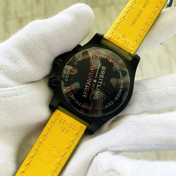 BREITLING Chronometre Avenger (код 443)