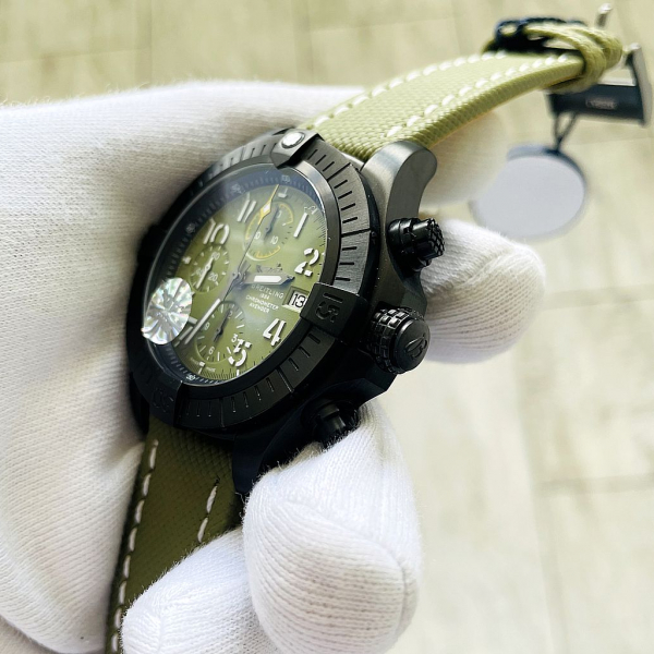 BREITLING Chronometre Avenger (код 443)