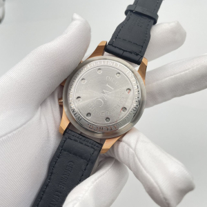 IWC Schaffhausen (код 135)
