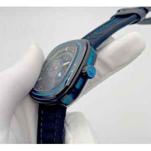 SEVENFRIDAY (код 052)
