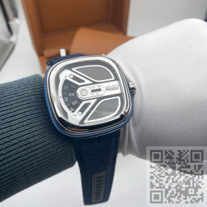 SEVENFRIDAY (код 053)