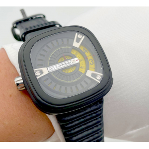 SEVENFRIDAY (код 055)