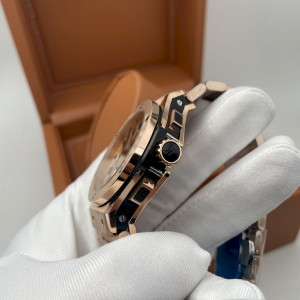 HUBLOT Big Bang Chronograph (820) HUBLOT Big Bang Chronograph (820)