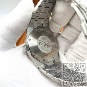 Audemars Piguet ROYAL OAK (код 402) Audemars Piguet ROYAL OAK (код 402)