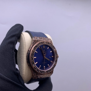 HUBLOT Classic fusion fuente (код 607)