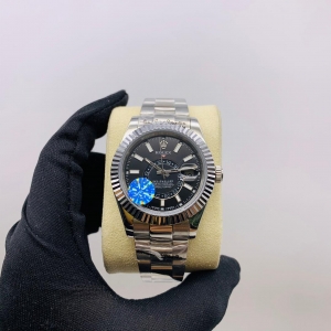 Rolex Sky-Dweller (код 114-01) Rolex Sky-Dweller (код 114-01)