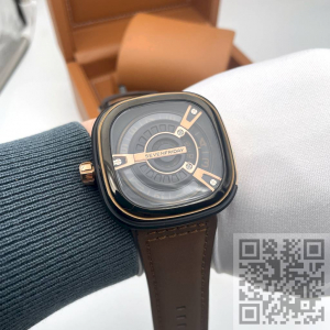 SEVENFRIDAY M2/02 (код 042) SEVENFRIDAY M2/02 (код 042)