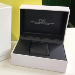 Фирменная коробка IWC (код 01)