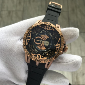 Roger Dubuis (код 056)