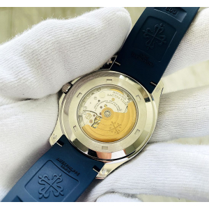 Patek Philippe Aquanaut (код 247-03) Patek Philippe Aquanaut (код 247-03)