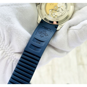 Patek Philippe Aquanaut (код 247-03) Patek Philippe Aquanaut (код 247-03)