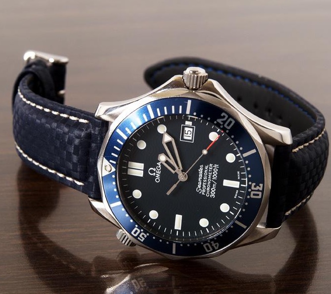 Часы Omega с карбоновым браслетом